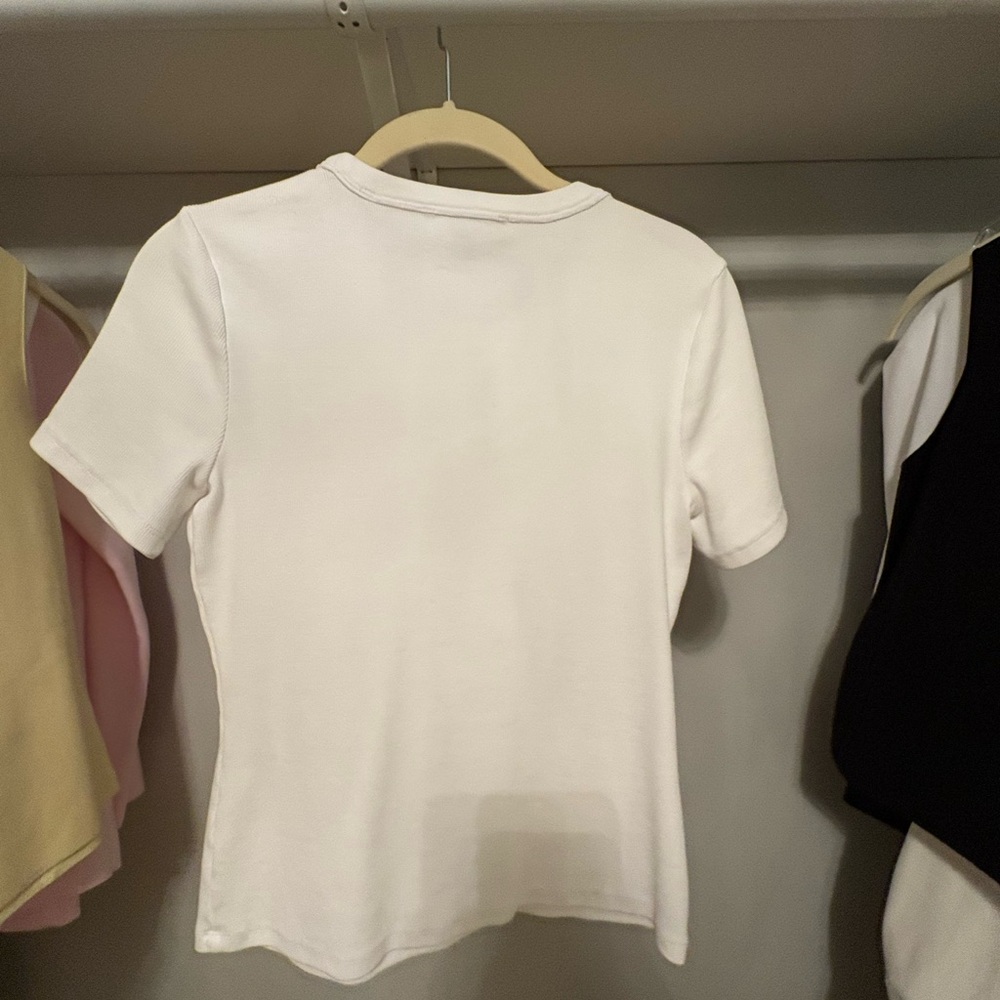 WHBM FORME™ Ribbed Stretch Button Shoulder Tee - Picture 3 of 3